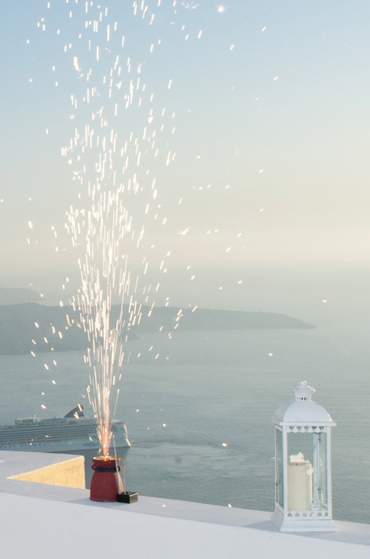 http://www.santorini-weddings.info/photo-gallery/fireworks